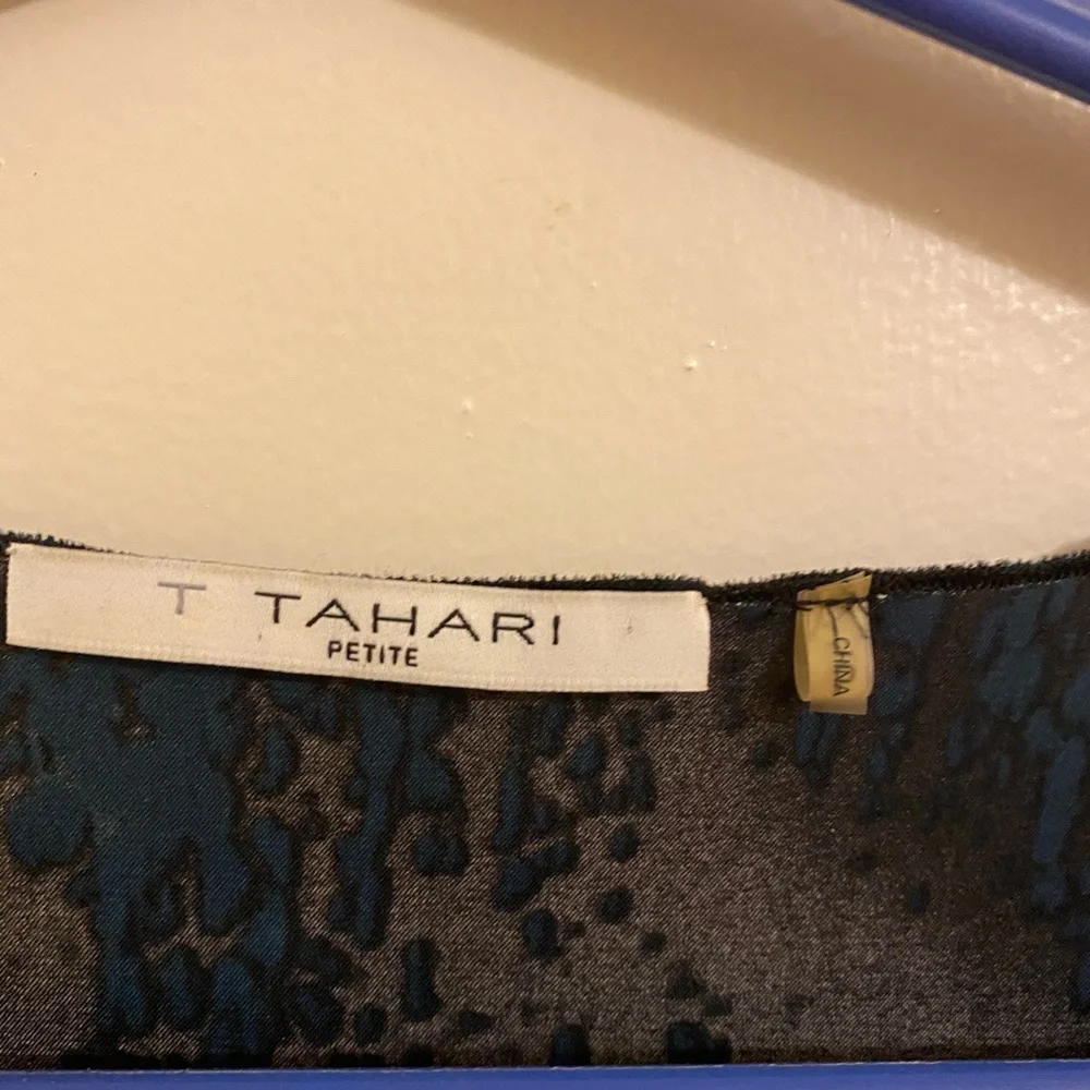 Tahari PL Blouse, blue and black - Picture 5 of 5
